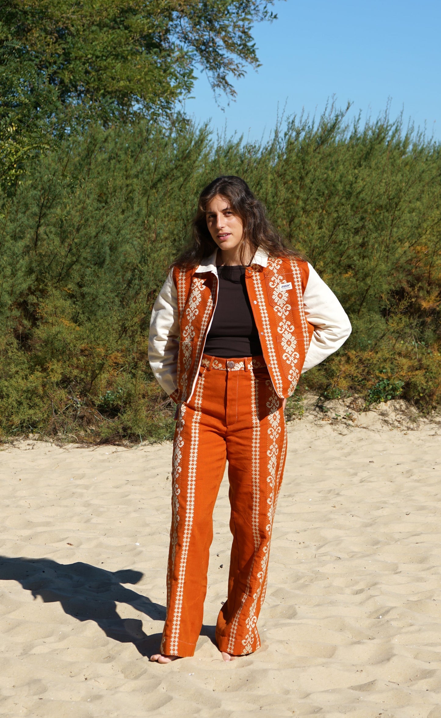 Pantalon 70, Adishatz Tierra